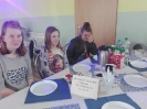 Szkolni tancerze z trofeami